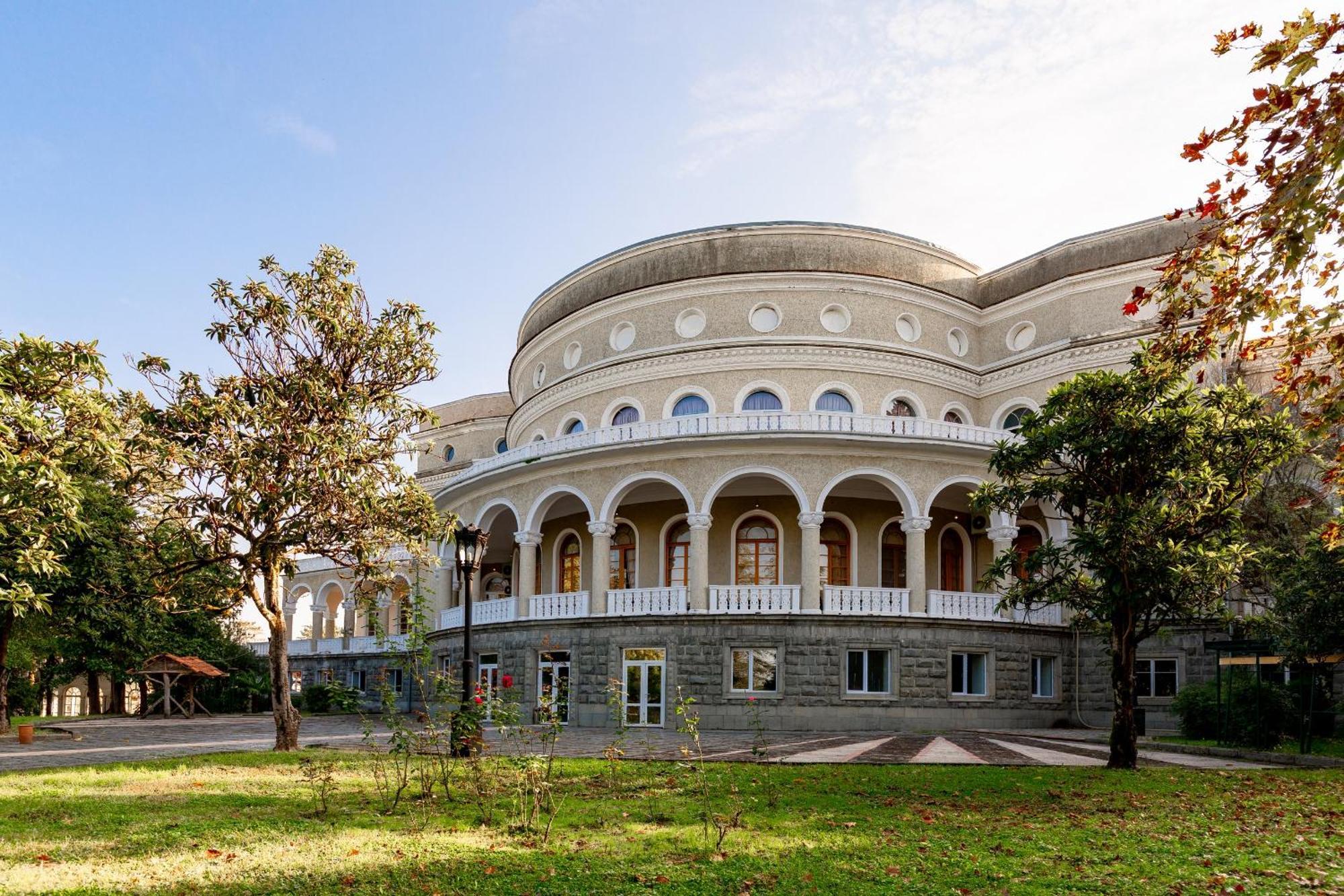 Legends Tskaltubo Spa Resort Экстерьер фото