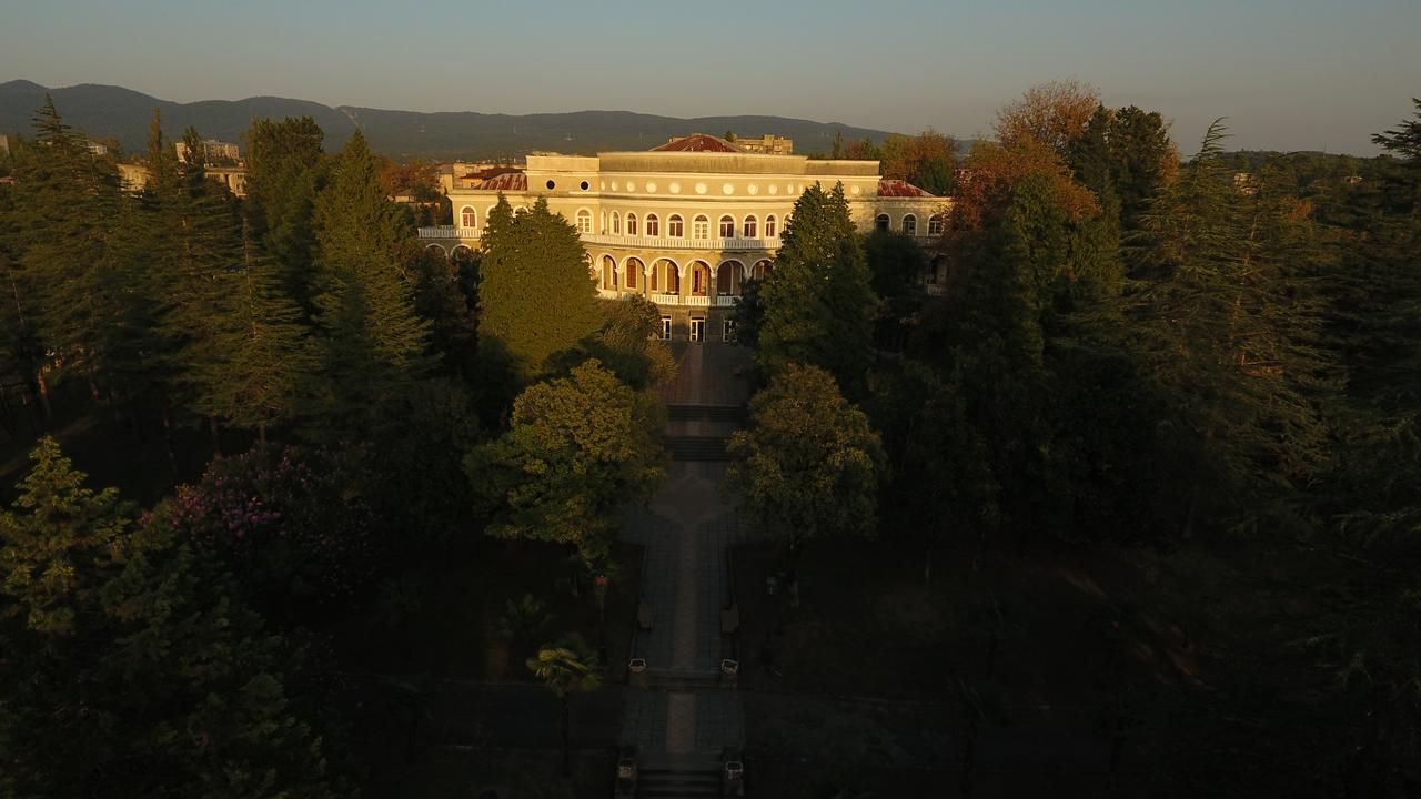 Legends Tskaltubo Spa Resort Экстерьер фото